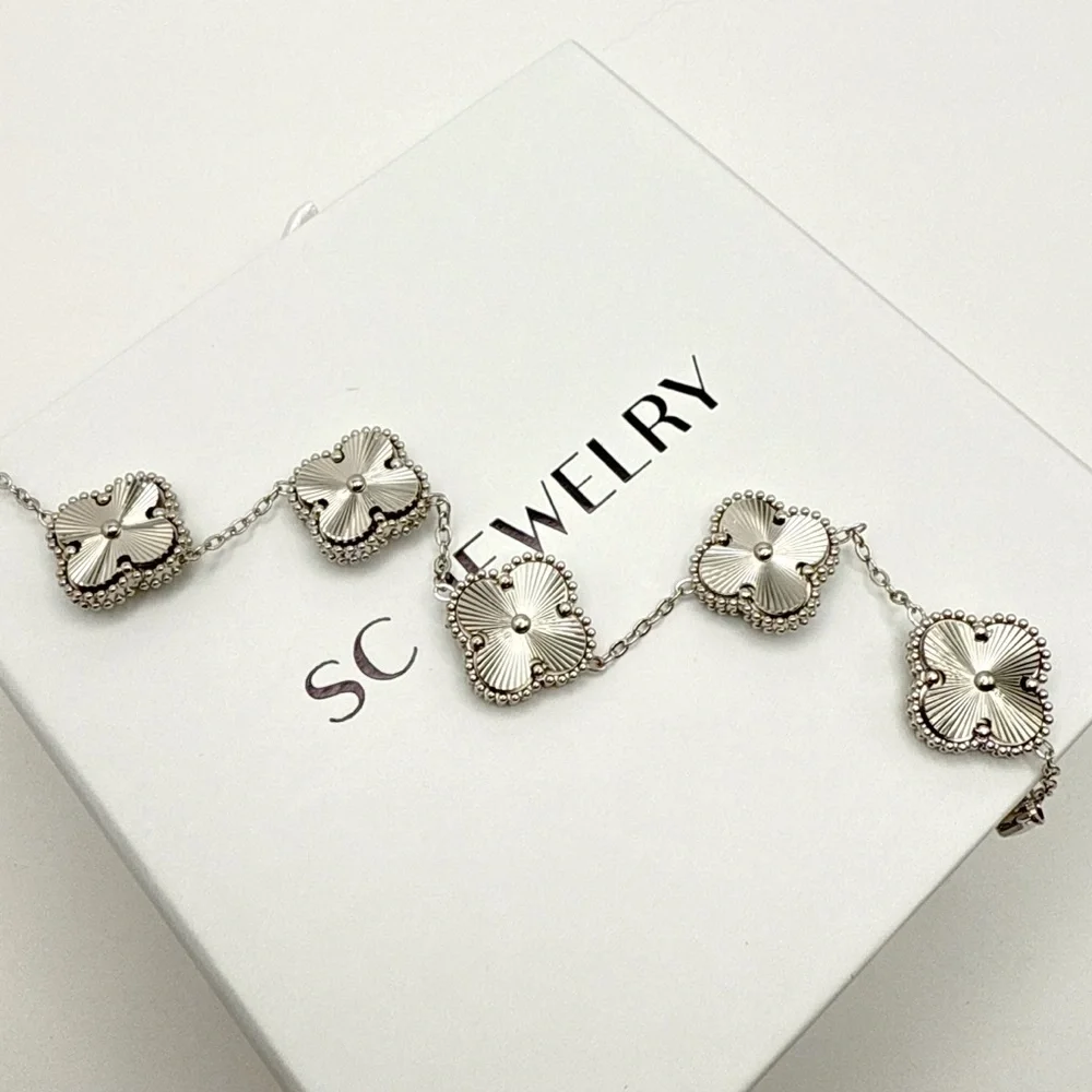 Last 1🔥Silver Color Clover Bracelet 5 Motifs Double Layered